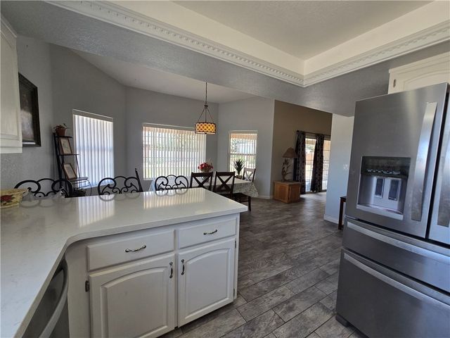 1550 Mountain Trail Road, Kingman, AZ 86401