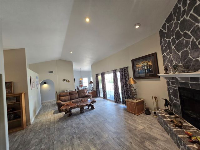 1550 Mountain Trail Road, Kingman, AZ 86401