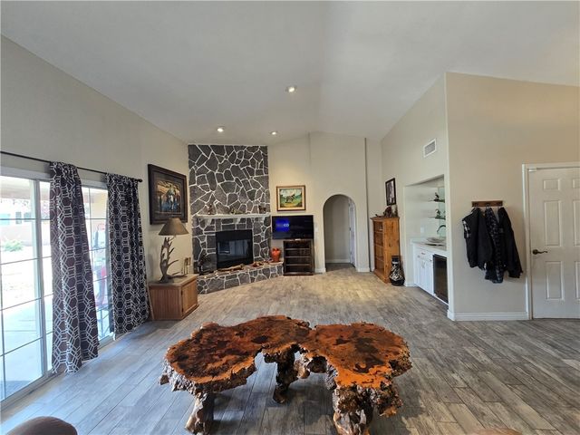 1550 Mountain Trail Road, Kingman, AZ 86401