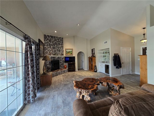 1550 Mountain Trail Road, Kingman, AZ 86401