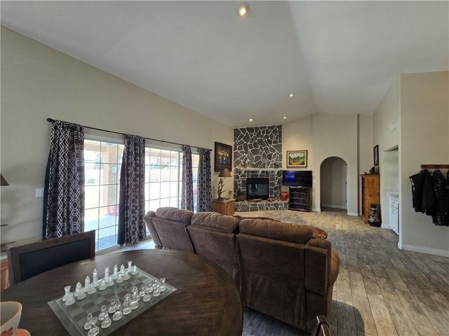 1550 Mountain Trail Road, Kingman, AZ 86401