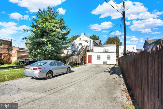 209 BROADWAY, Hanover, PA 17331