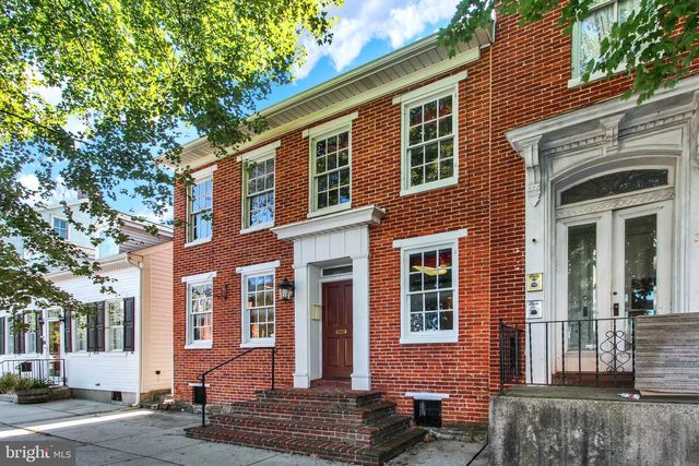 209 BROADWAY, Hanover, PA 17331