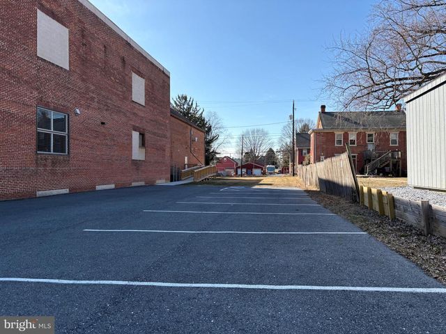 6155 MAIN STREET, East Petersburg, PA 17520