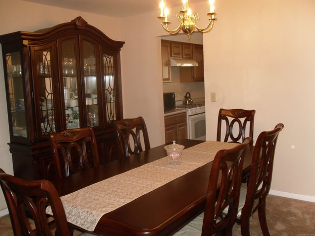 31 Beaman Brook 31, Bloomfield, CT 06002