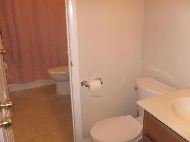 31 Beaman Brook 31, Bloomfield, CT 06002