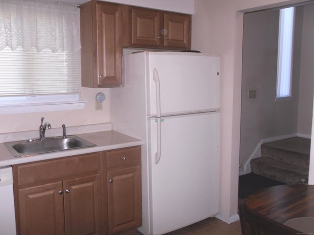 31 Beaman Brook 31, Bloomfield, CT 06002