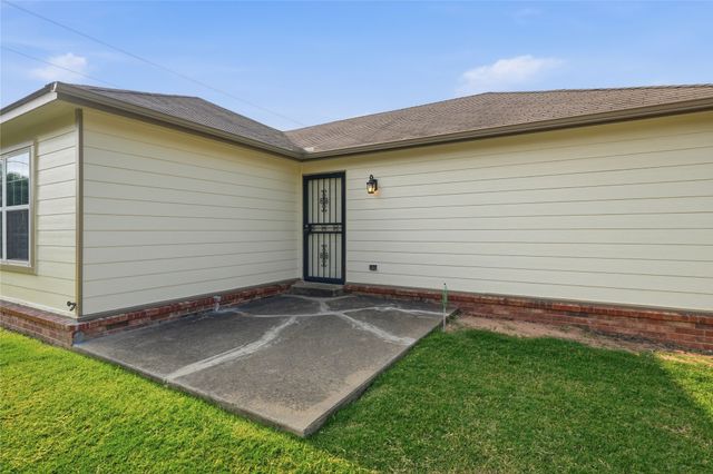 1344 N Martin Luther King Jr Boulevard E, Tulsa, OK 74106
