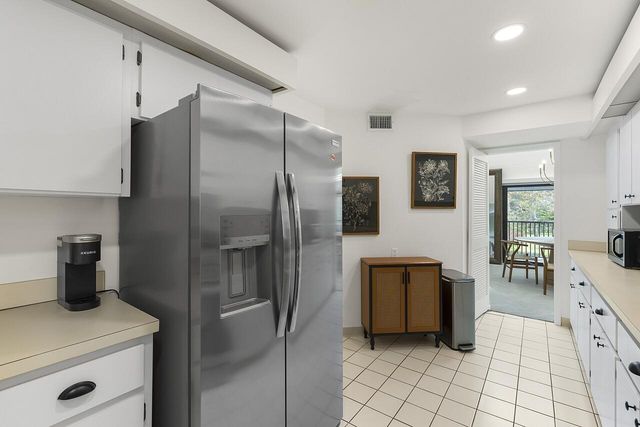 2155 Galleon Drive E-4, Vero Beach, FL 32963