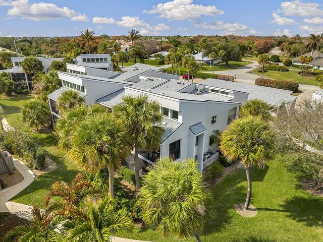 2155 Galleon Drive E-4, Vero Beach, FL 32963