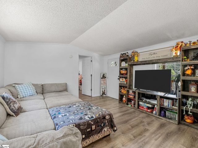 393 Country Estates Road, Fountain Inn, SC 29644