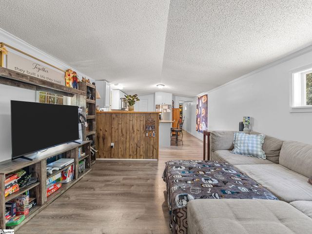 393 Country Estates Road, Fountain Inn, SC 29644