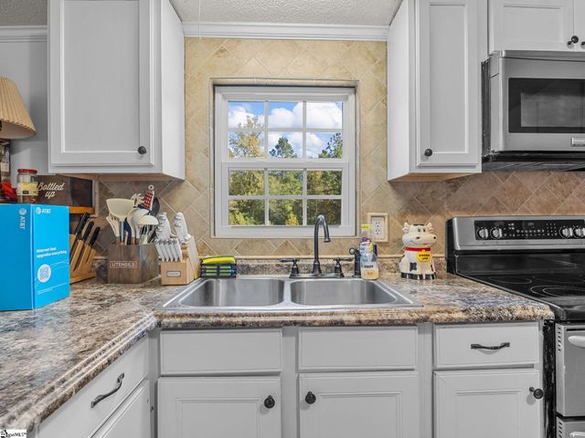 393 Country Estates Road, Fountain Inn, SC 29644