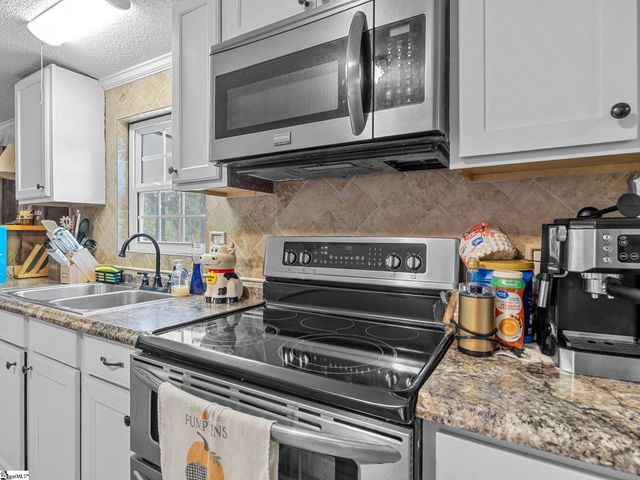 393 Country Estates Road, Fountain Inn, SC 29644