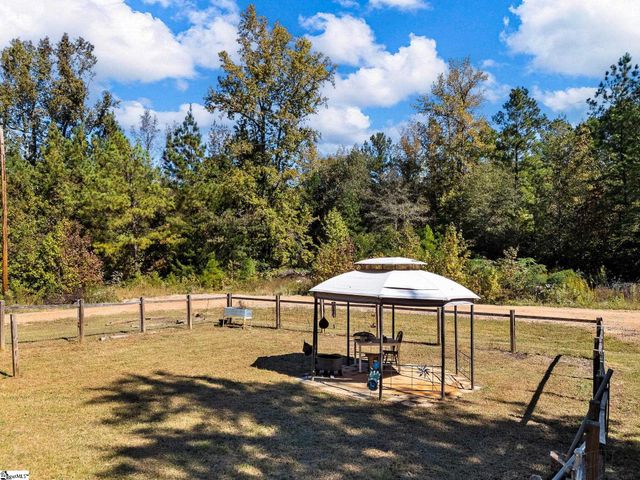 393 Country Estates Road, Fountain Inn, SC 29644