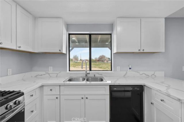 16124 Palm Street, Hesperia, CA 92345