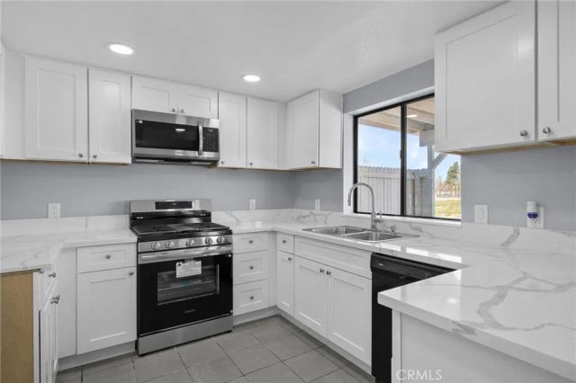 16124 Palm Street, Hesperia, CA 92345