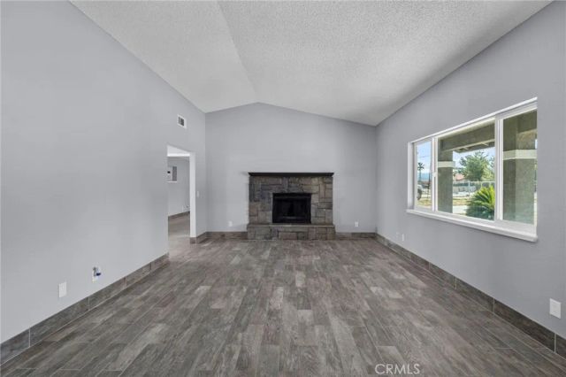 16124 Palm Street, Hesperia, CA 92345