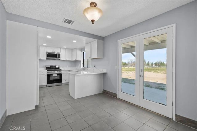 16124 Palm Street, Hesperia, CA 92345