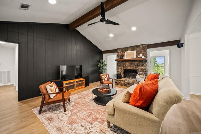 11833 Rivercrest Dr, Little Rock, AR 72212