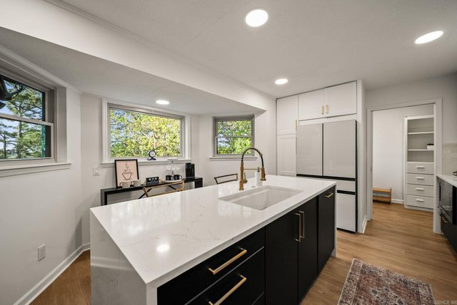 11833 Rivercrest Dr, Little Rock, AR 72212