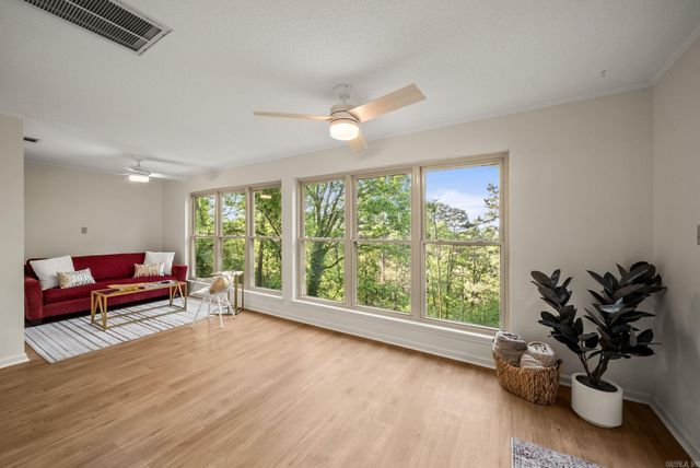 11833 Rivercrest Dr, Little Rock, AR 72212