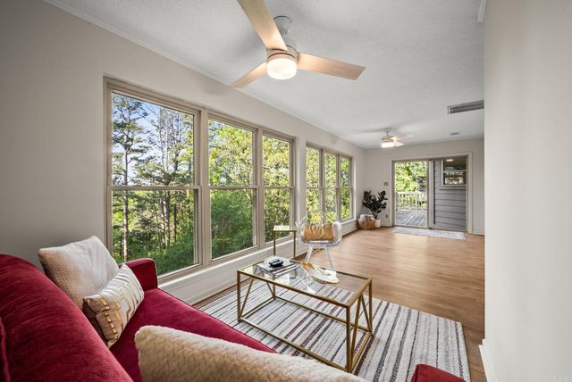 11833 Rivercrest Dr, Little Rock, AR 72212