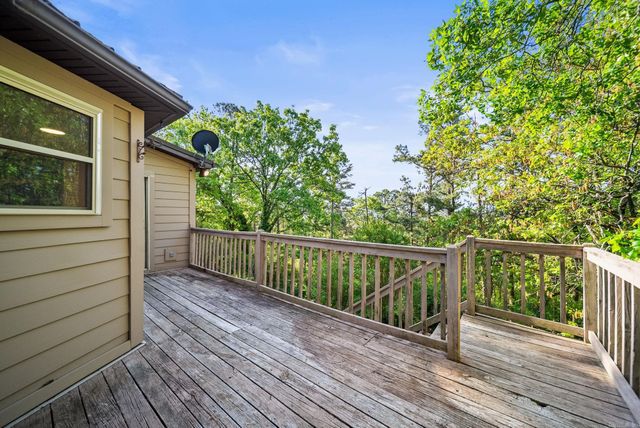 11833 Rivercrest Dr, Little Rock, AR 72212