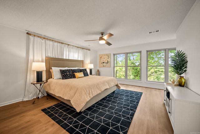 11833 Rivercrest Dr, Little Rock, AR 72212