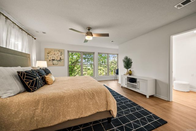 11833 Rivercrest Dr, Little Rock, AR 72212