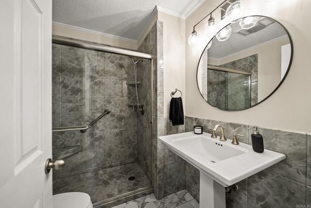 11833 Rivercrest Dr, Little Rock, AR 72212