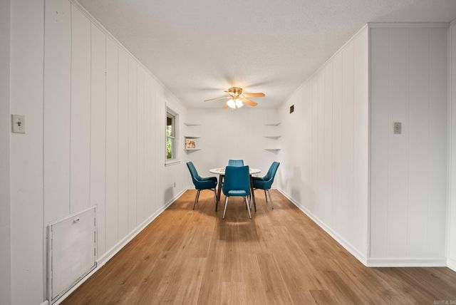 11833 Rivercrest Dr, Little Rock, AR 72212