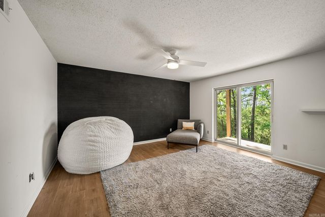 11833 Rivercrest Dr, Little Rock, AR 72212