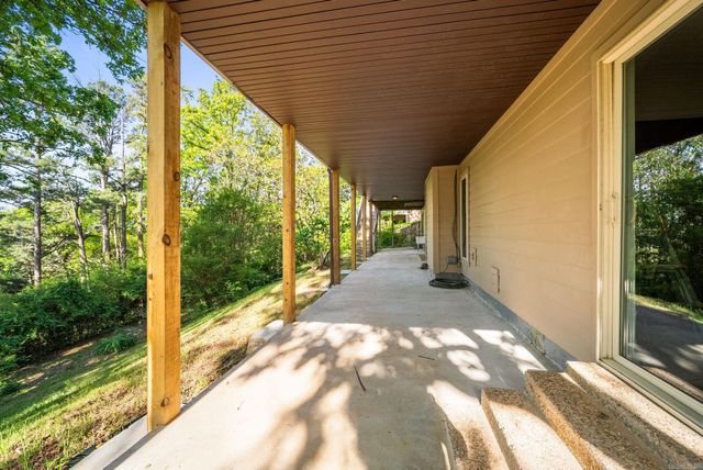 11833 Rivercrest Dr, Little Rock, AR 72212