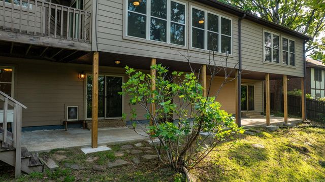 11833 Rivercrest Dr, Little Rock, AR 72212