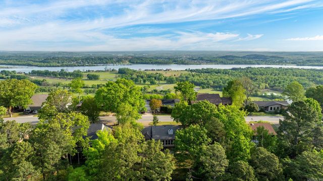 11833 Rivercrest Dr, Little Rock, AR 72212