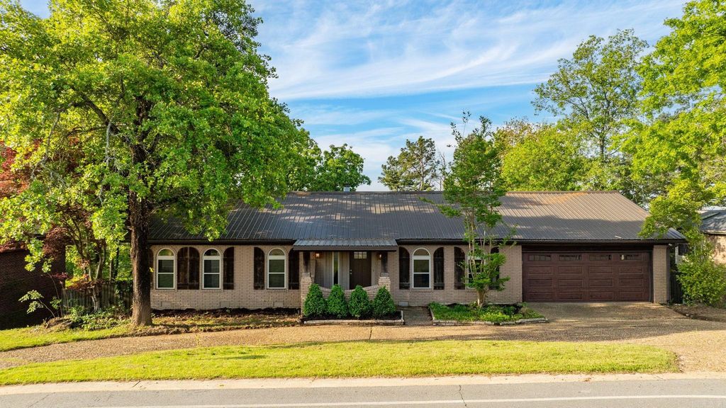 11833 Rivercrest Dr, Little Rock, AR 72212