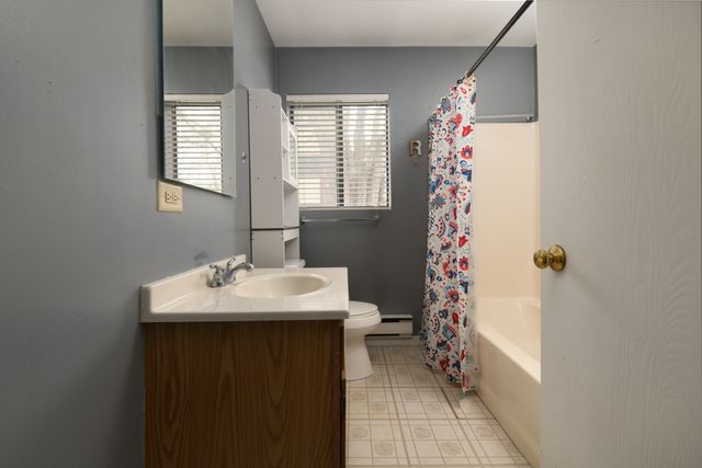 425 Berkshire Drive 16, Crystal Lake, IL 60014