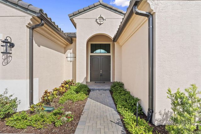 8572 SW Felicita Way, Port St. Lucie, FL 34987