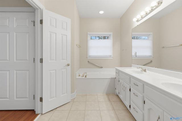 5015 Somerby Drive SE, Huntsville, AL 35802