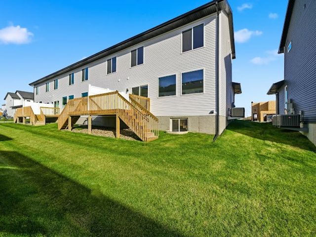 202 NE Doe Pointe Lane, Ankeny, IA 50021