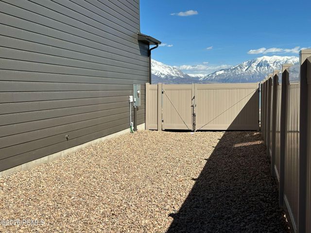 3181 S Hickory Street, Saratoga Springs, UT 84045