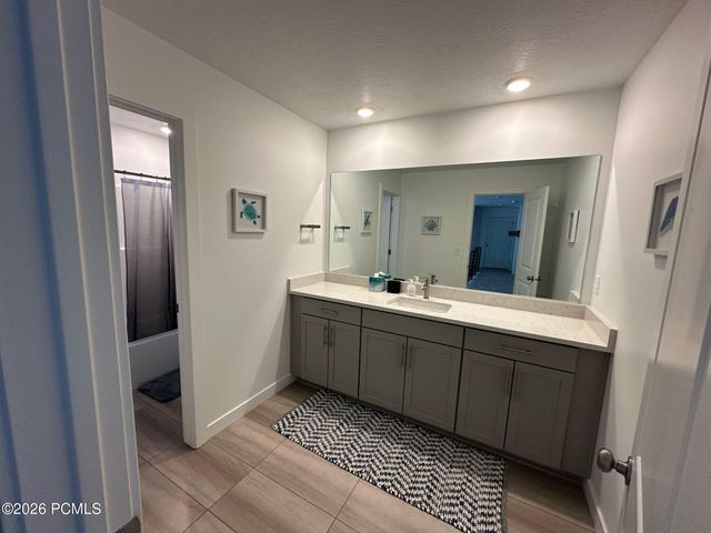 3181 S Hickory Street, Saratoga Springs, UT 84045