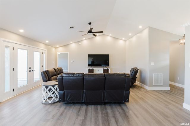 1508 MARION Street, Carterville, IL 62918