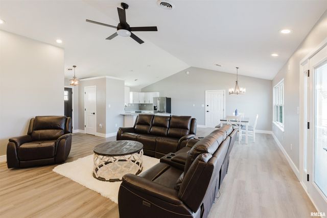 1508 MARION Street, Carterville, IL 62918