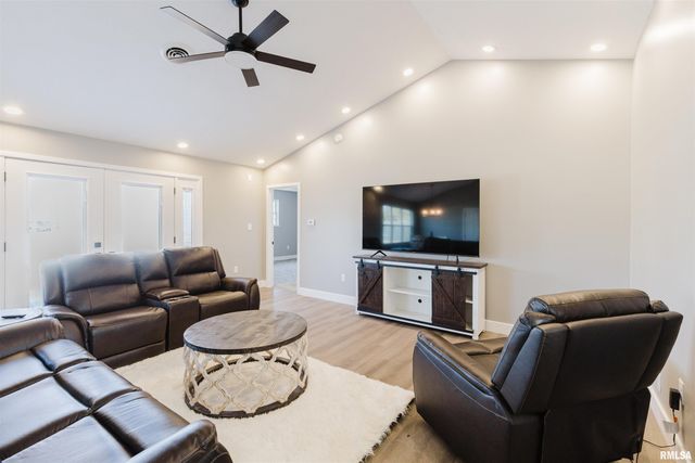 1508 MARION Street, Carterville, IL 62918