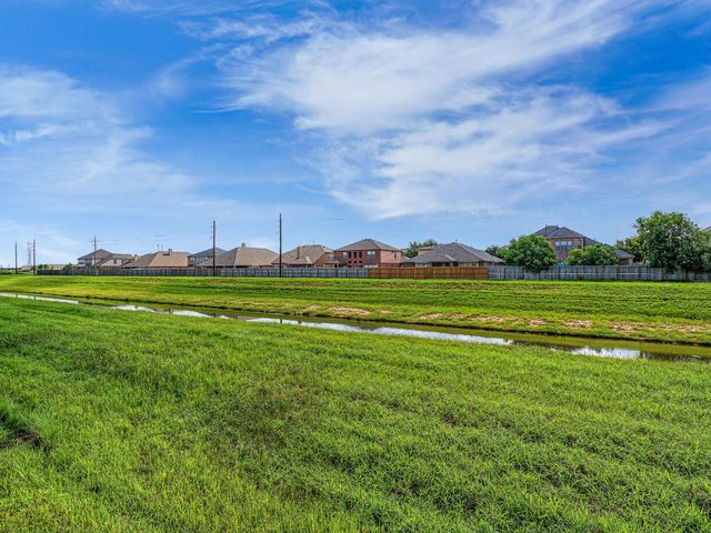 8730 Flounder Rosa Lane, Cypress, TX 77433