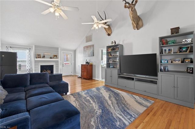 929 Brandermill DR, Chesapeake, VA 23322