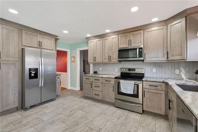 929 Brandermill DR, Chesapeake, VA 23322