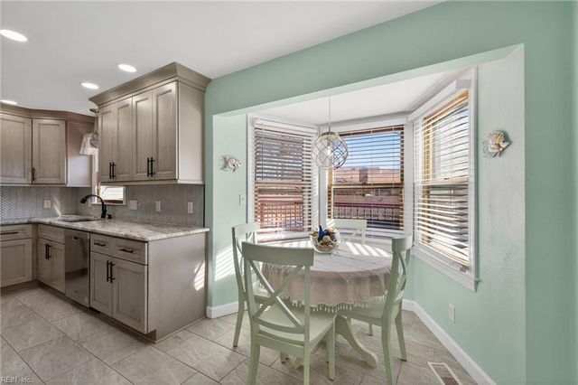 929 Brandermill DR, Chesapeake, VA 23322